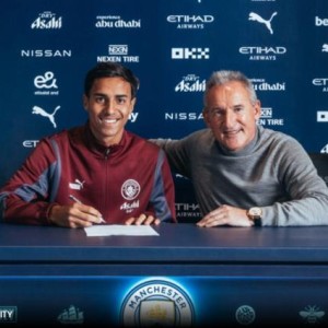 半岛体育官方网站-19岁雷斯转会曼城 他能适应吗？他能踢出名堂吗？