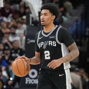 半岛体育官方网站-米奇：哈珀目前的状态为每日观察 他右腿肌肉挫伤&amp;没有长期隐患