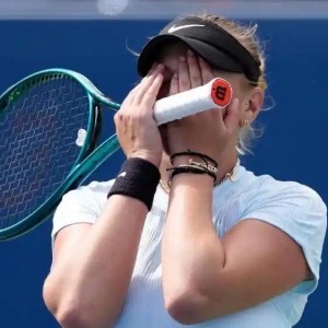 女单半决赛留下最大悬案：阿尼西莫娃会成为第二个最大铺路工？