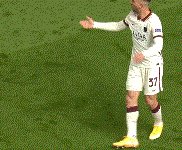 1619730320450080817.gif 7572.gif